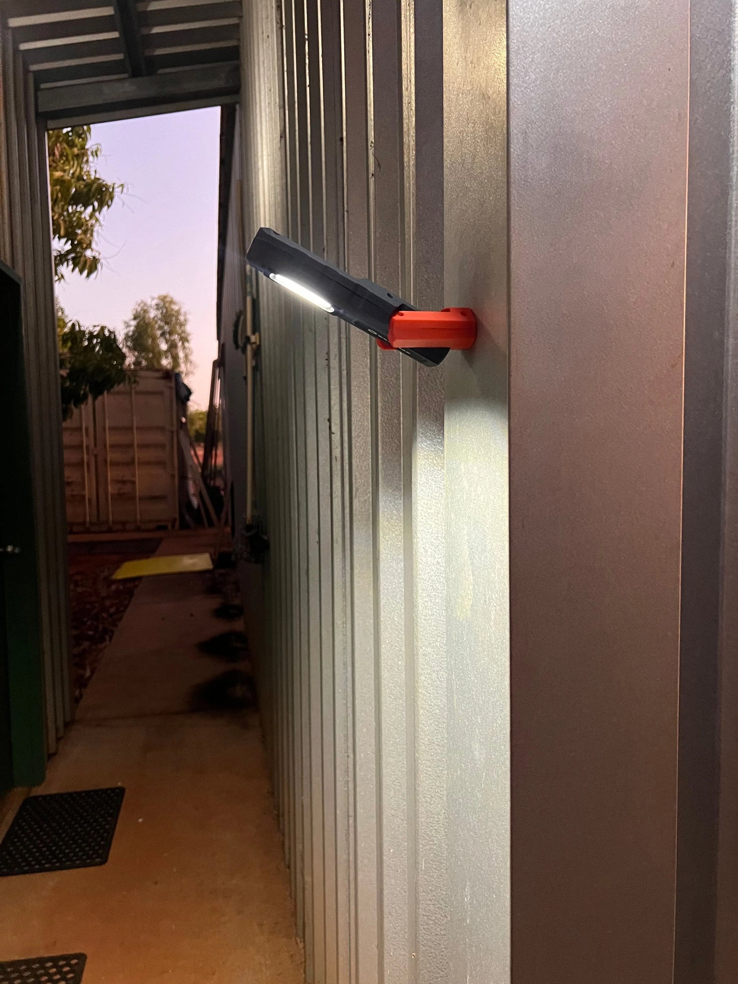 WildTrak Rechargeable Handheld Worklight